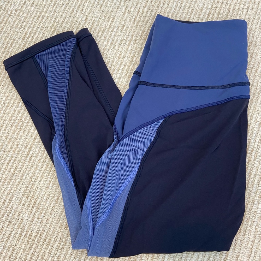 Lululemon Black/Blue Mesh Leggings Size 8